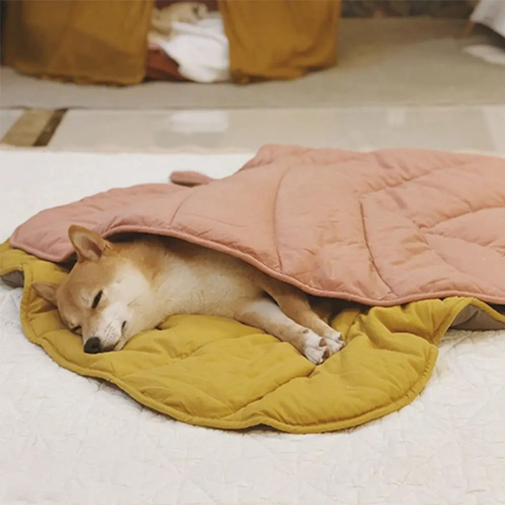 Manta para perros con forma de hoja